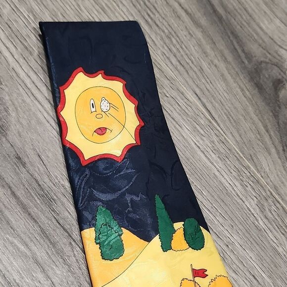 Beautiful DISNEY Goofy Golfing Fun Nostalgia Tie - Picture 3 of 7
